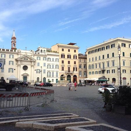 B&B In Piazza Рим Екстер'єр фото